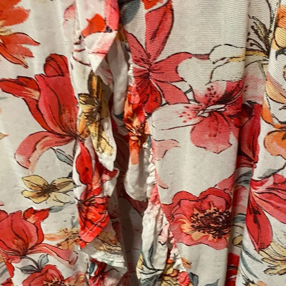 Cure Size Large Floral Ruffle Kimono/Robe Top - Picture 4 of 9
